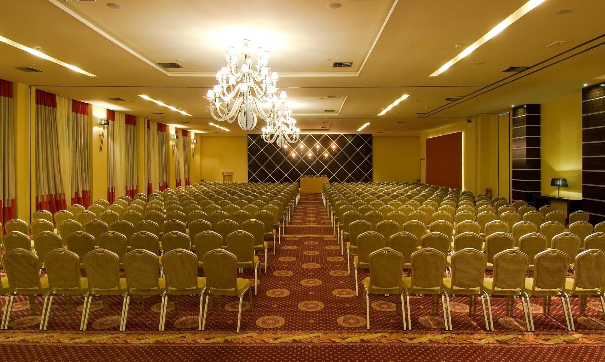 منتجع وسبا ليمنيون كاستوريا المظهر الخارجي الصورة The ballroom